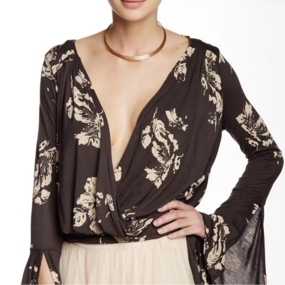 Free People Fiona Bell Sleeve Surplice Tie Waist Crop Top Gray Floral Size Small - Picture 2 of 10